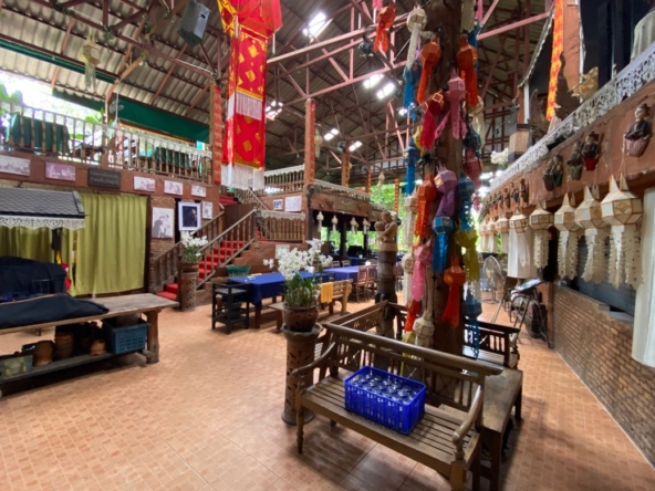 A restaurant for sale by the Ping River