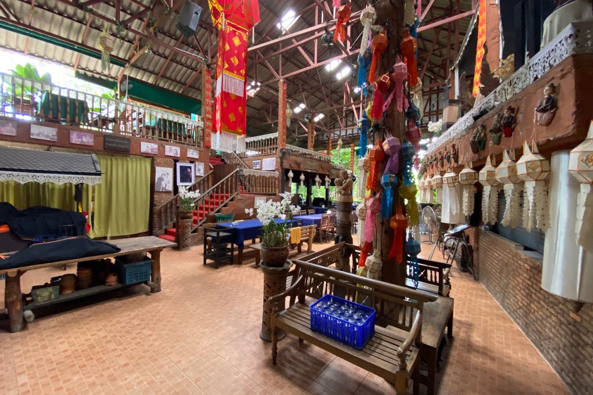 A restaurant for sale by the Ping River