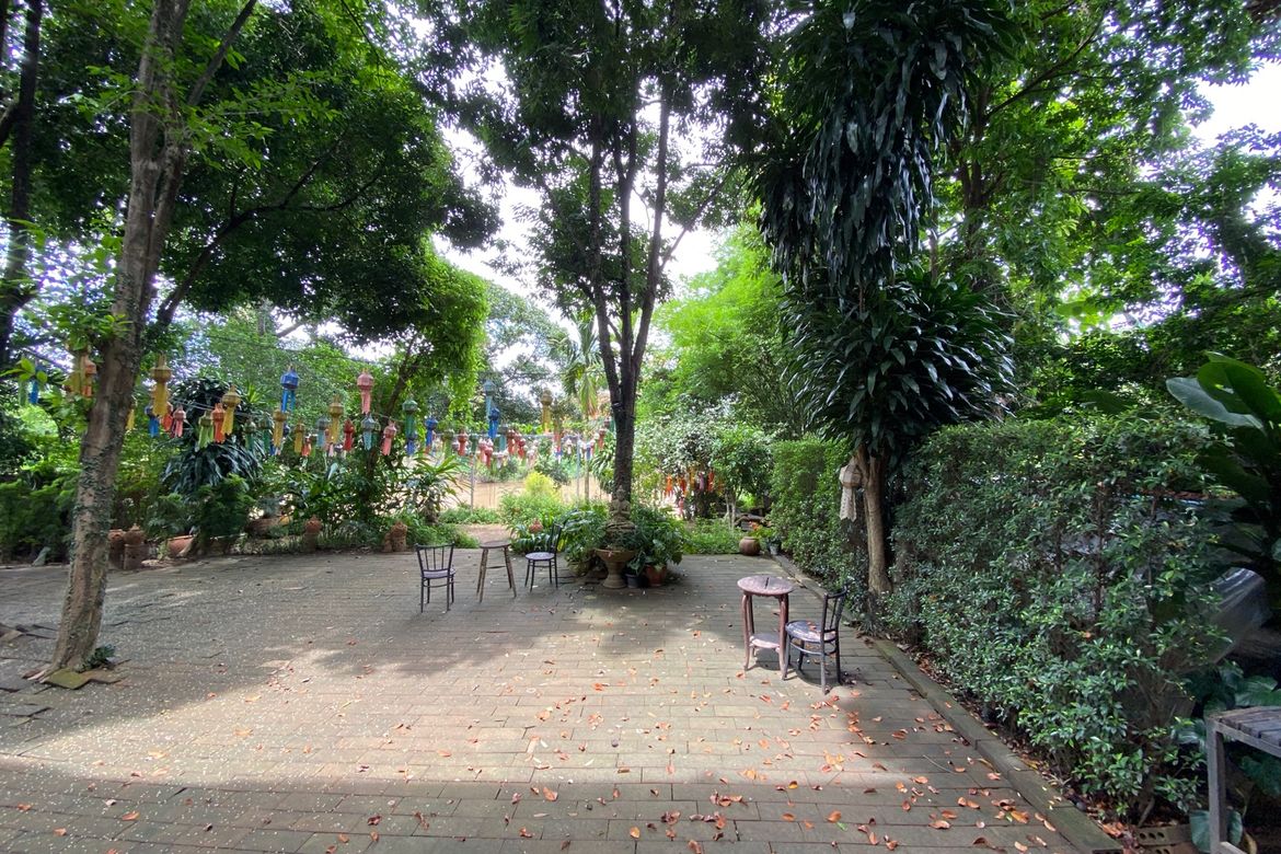A restaurant for sale by the Ping River