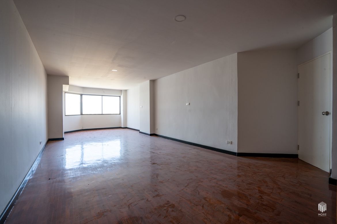 nearby Maya mall (ID:312CS)-MR-312CS