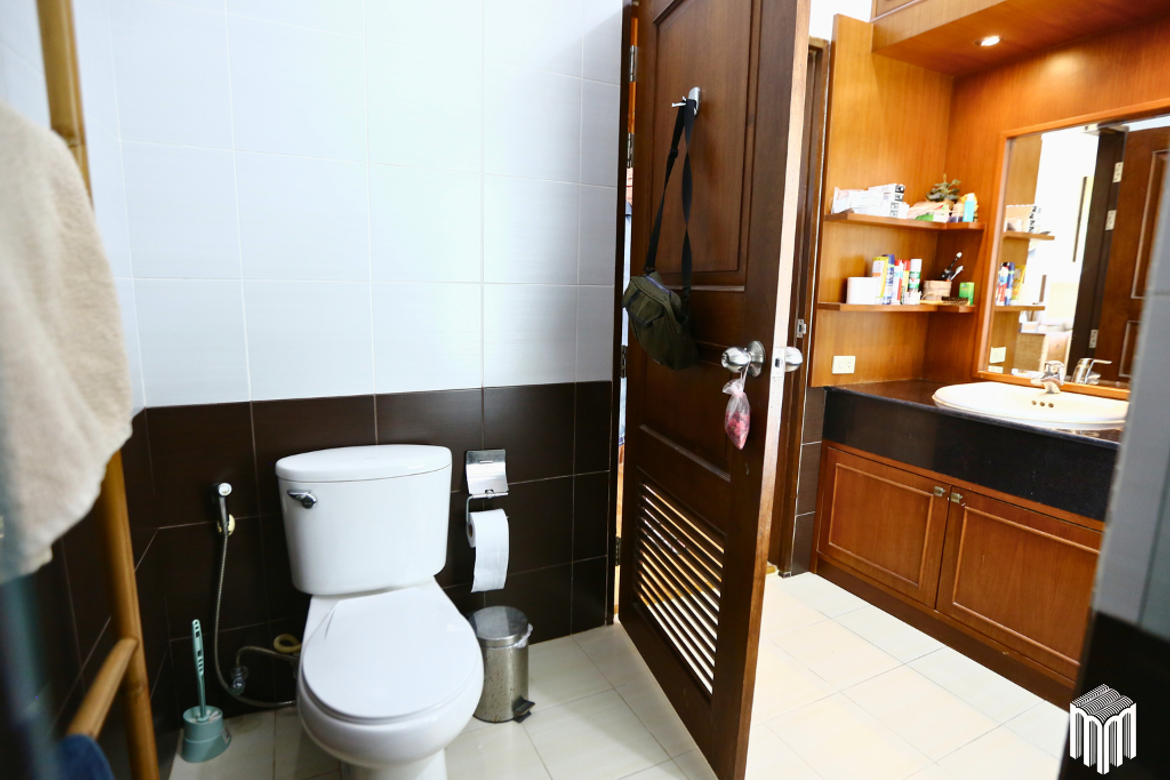 2 Bathrooms