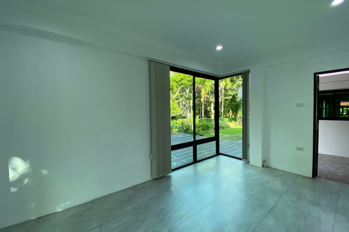 A unique house with 3 bed for rent near Chiang Mai University