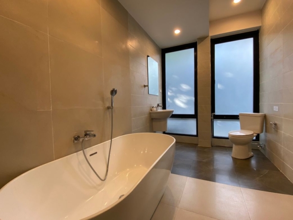 A unique house with 3 bed for rent near Chiang Mai University
