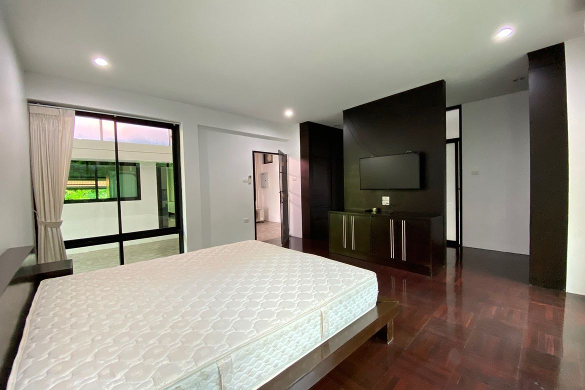 A unique house with 3 bed for rent near Chiang Mai University