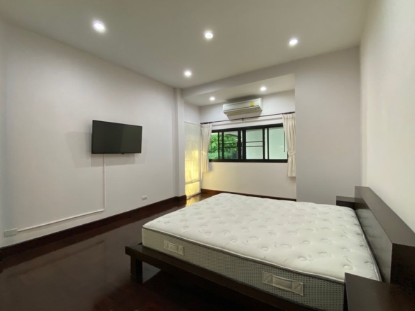 A unique house with 3 bed for rent near Chiang Mai University