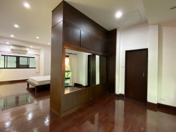 A unique house with 3 bed for rent near Chiang Mai University