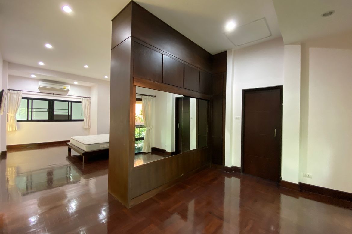 A unique house with 3 bed for rent near Chiang Mai University