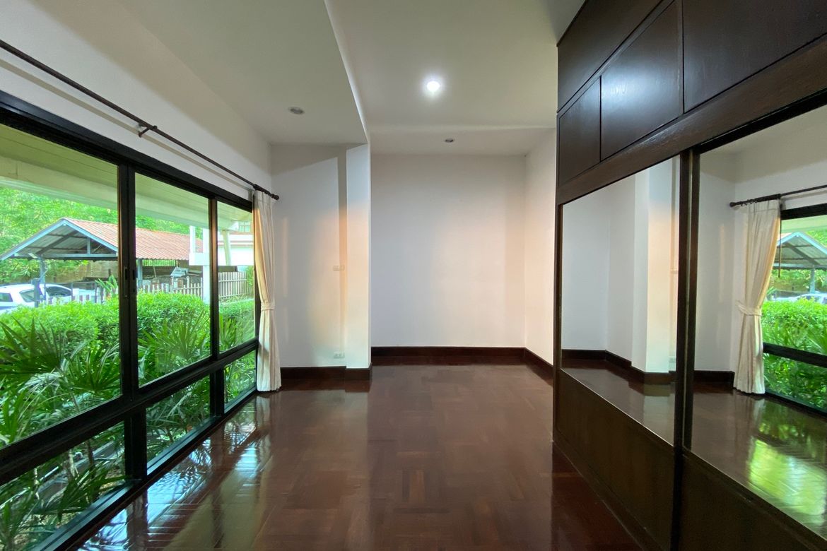 A unique house with 3 bed for rent near Chiang Mai University