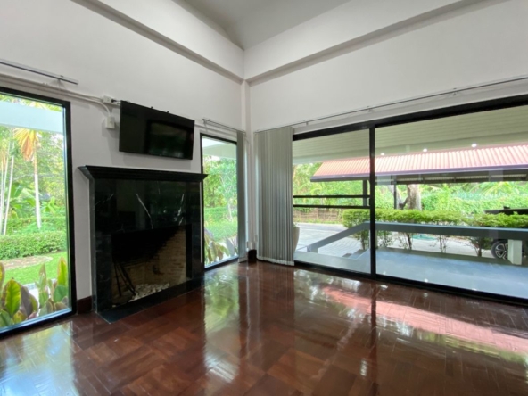 A unique house with 3 bed for rent near Chiang Mai University
