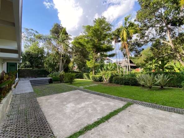 A unique house with 3 bed for rent near Chiang Mai University