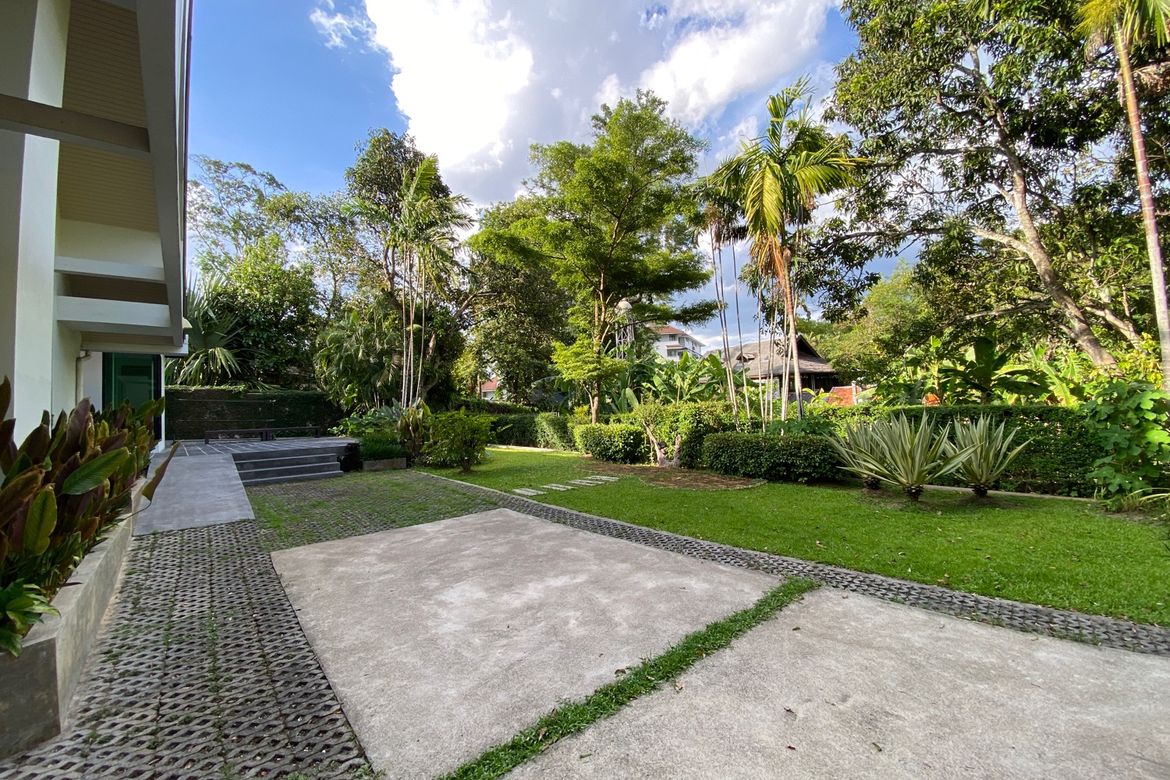 A unique house with 3 bed for rent near Chiang Mai University