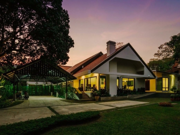 A unique house with 3 bed for rent near Chiang Mai University