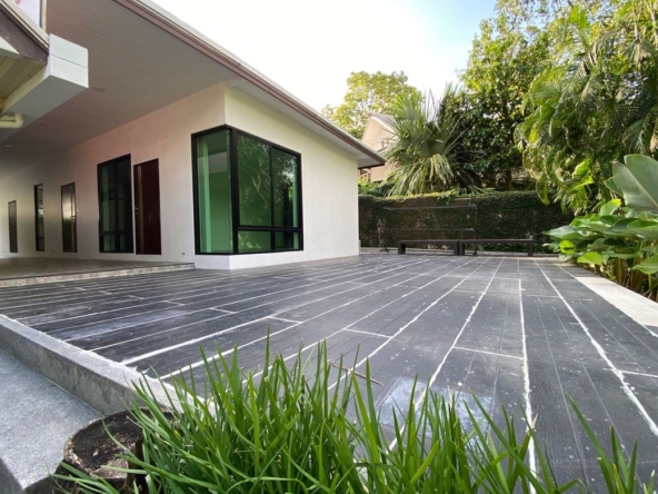 A unique house with 3 bed for rent near Chiang Mai University