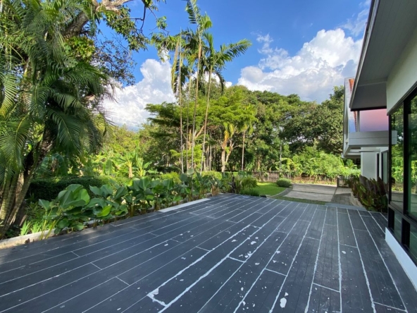 A unique house with 3 bed for rent near Chiang Mai University