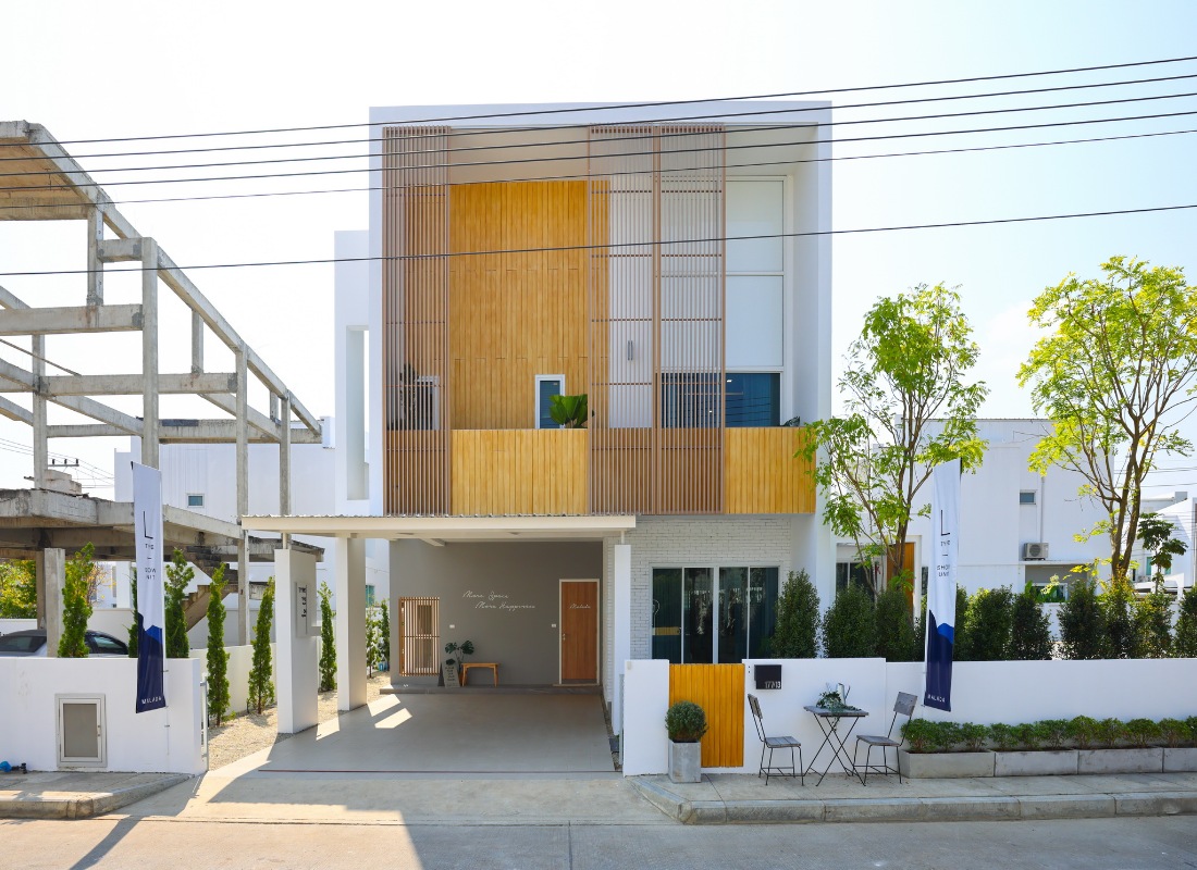 Modern L Type House for Sale with Chiang Mai Properties-CMP-382