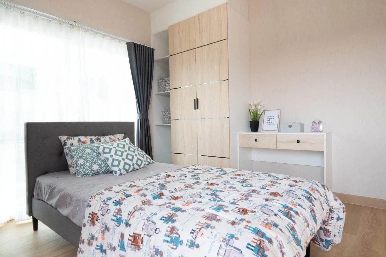 Modern Muji-Style 4 Bed
