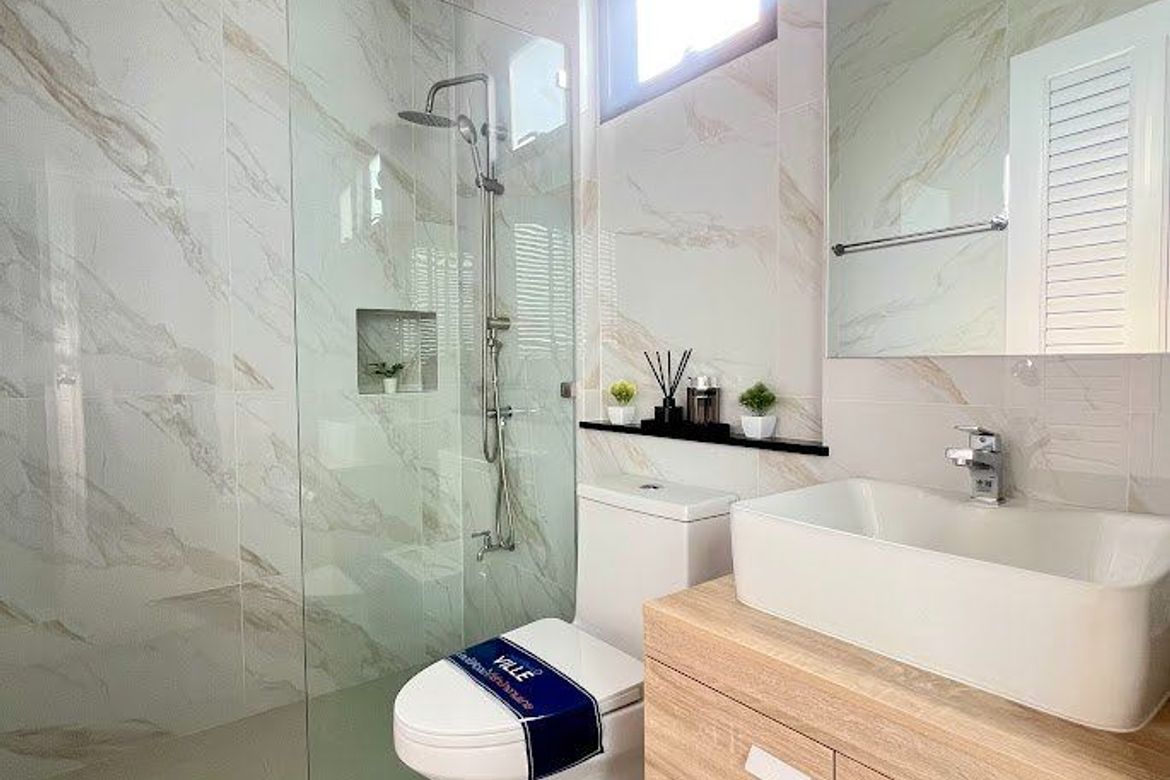 4 Bathrooms