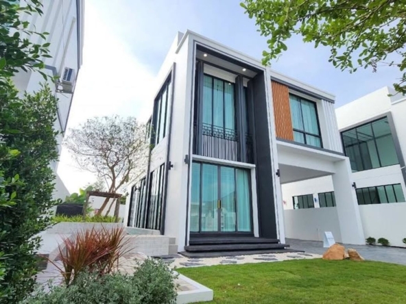 4 Bathrooms