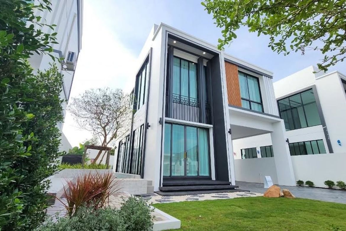 4 Bathrooms