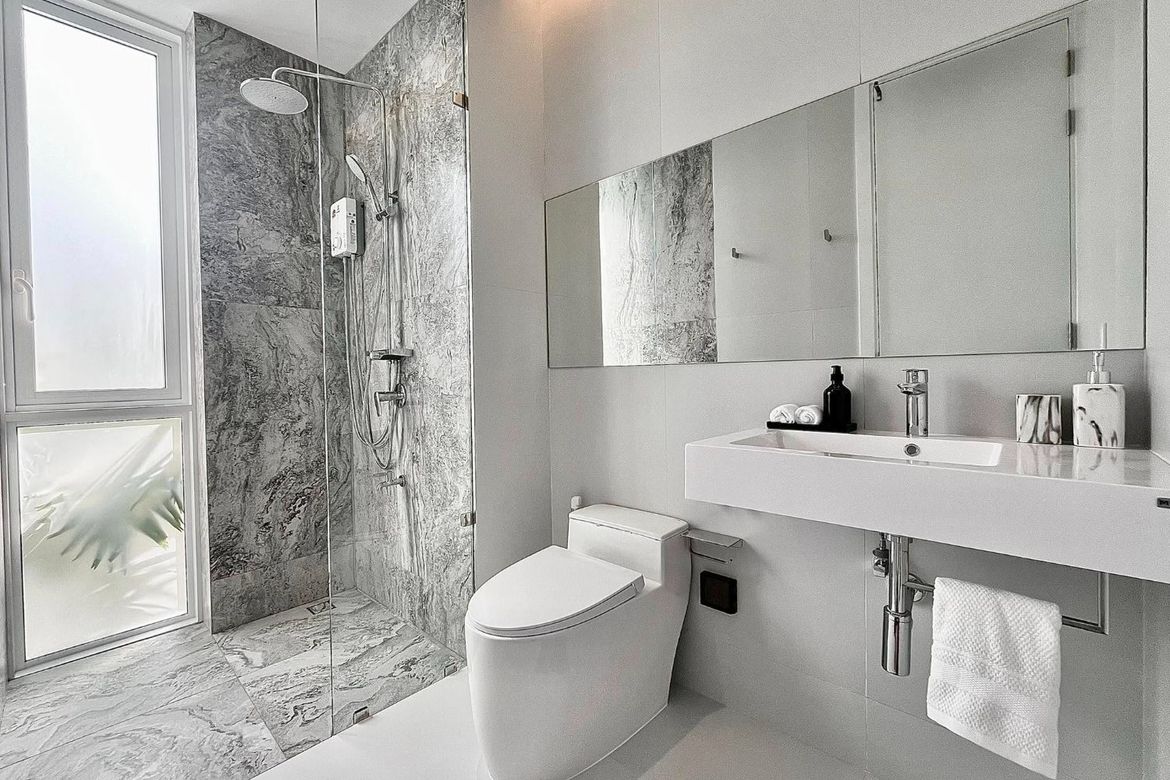 3Bathrooms