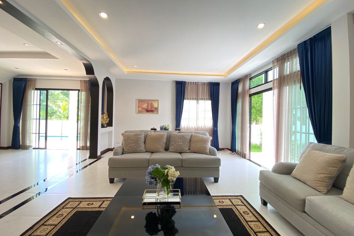 Brand new 6 bed house with pool for sale in Hang Dong