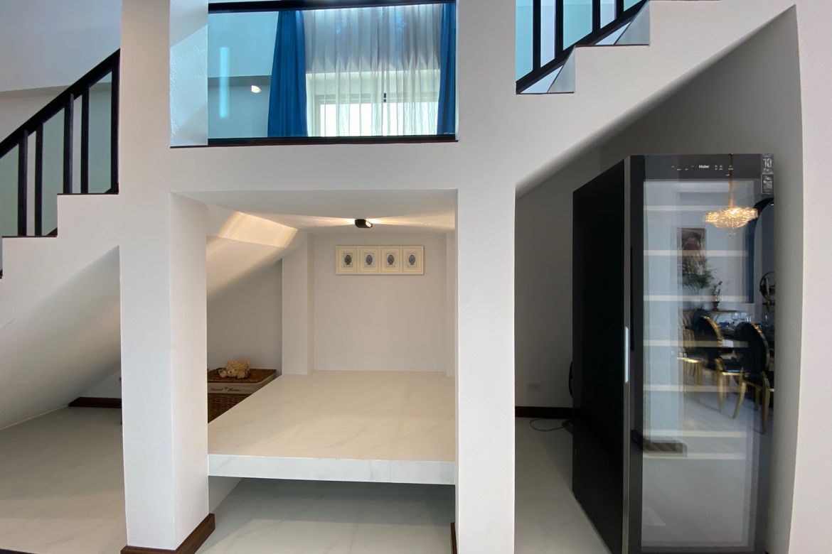 Brand new 6 bed house with pool for sale in Hang Dong