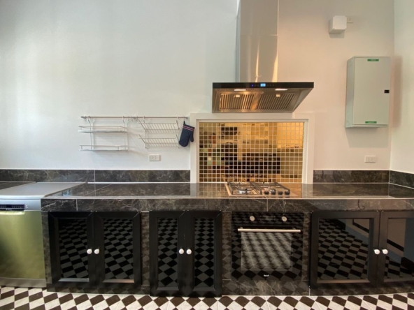 Brand new 6 bed house with pool for sale in Hang Dong
