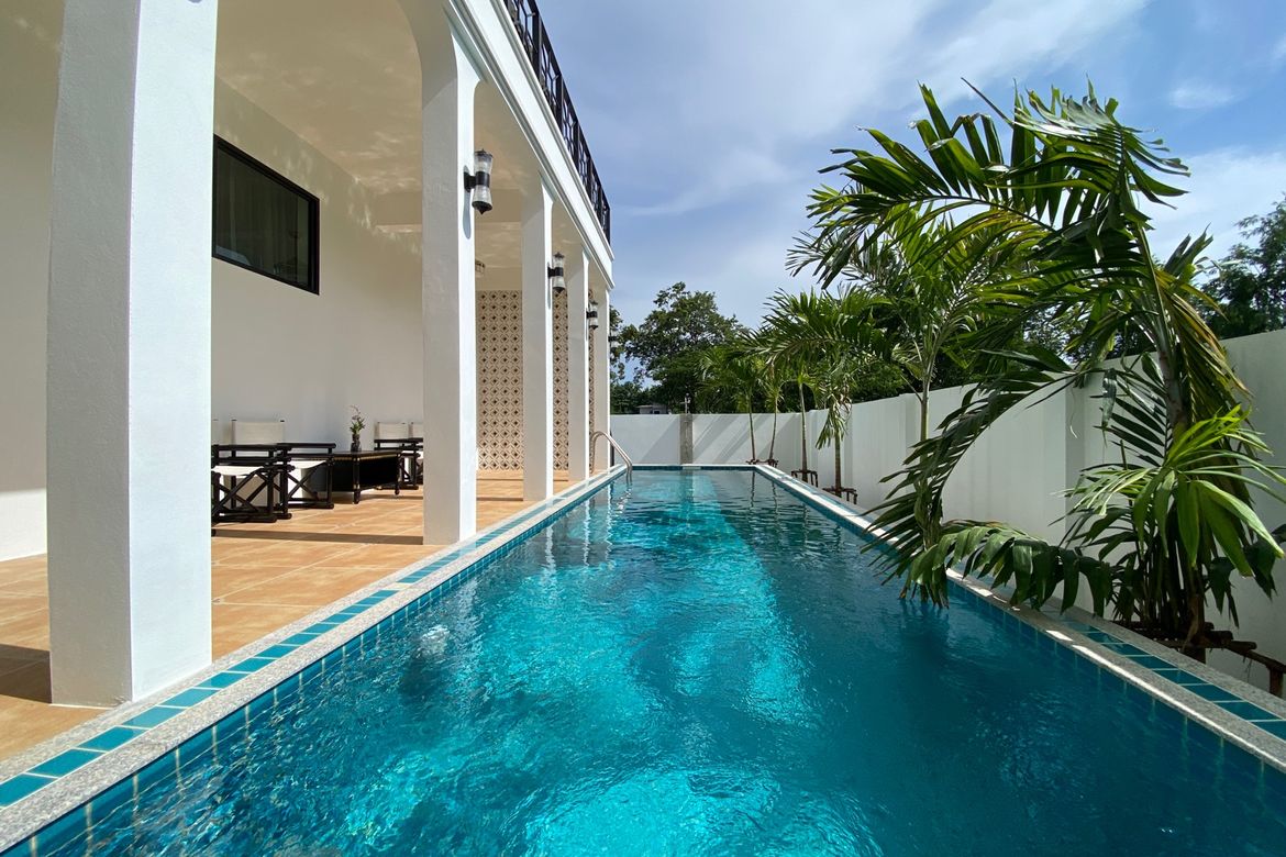 Brand new 6 bed house with pool for sale in Hang Dong