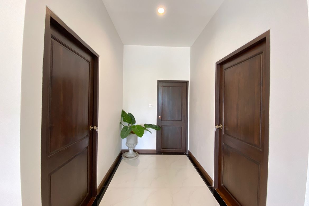 Brand new 6 bed house with pool for sale in Hang Dong