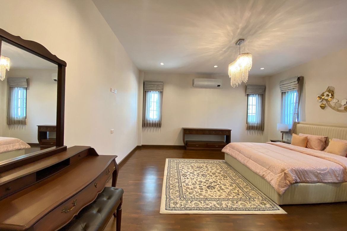 Brand new 6 bed house with pool for sale in Hang Dong