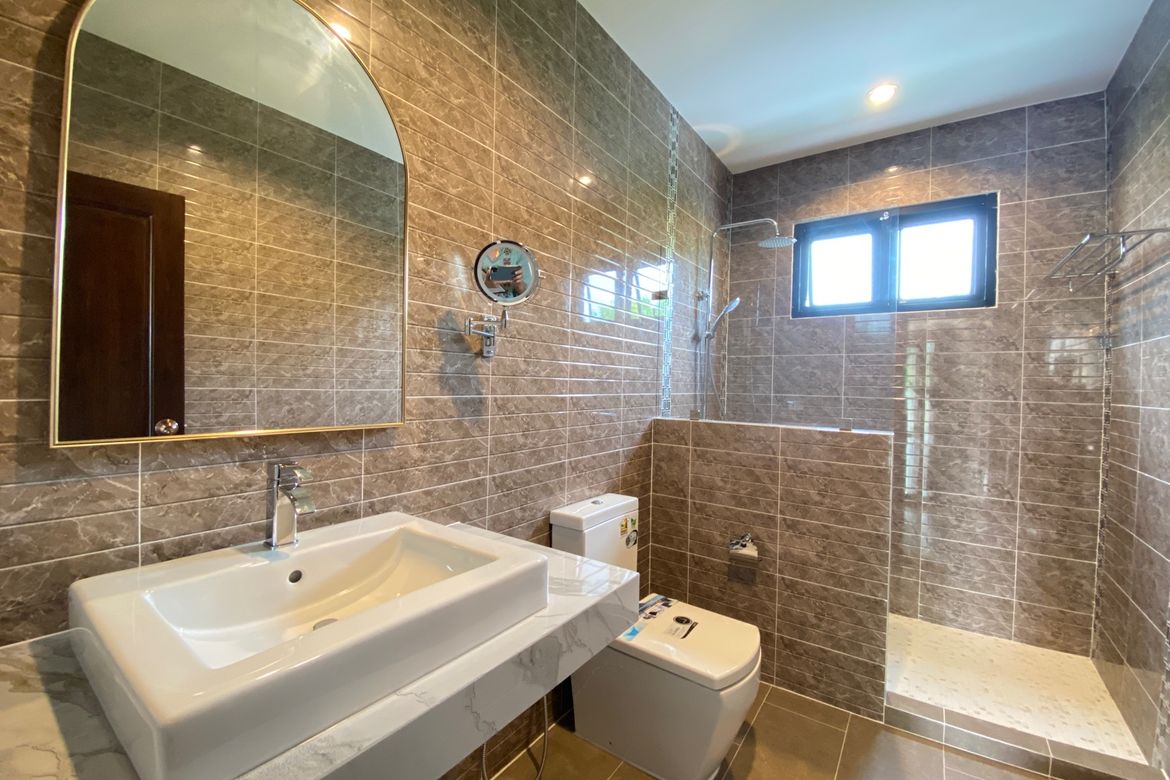 Brand new 6 bed house with pool for sale in Hang Dong