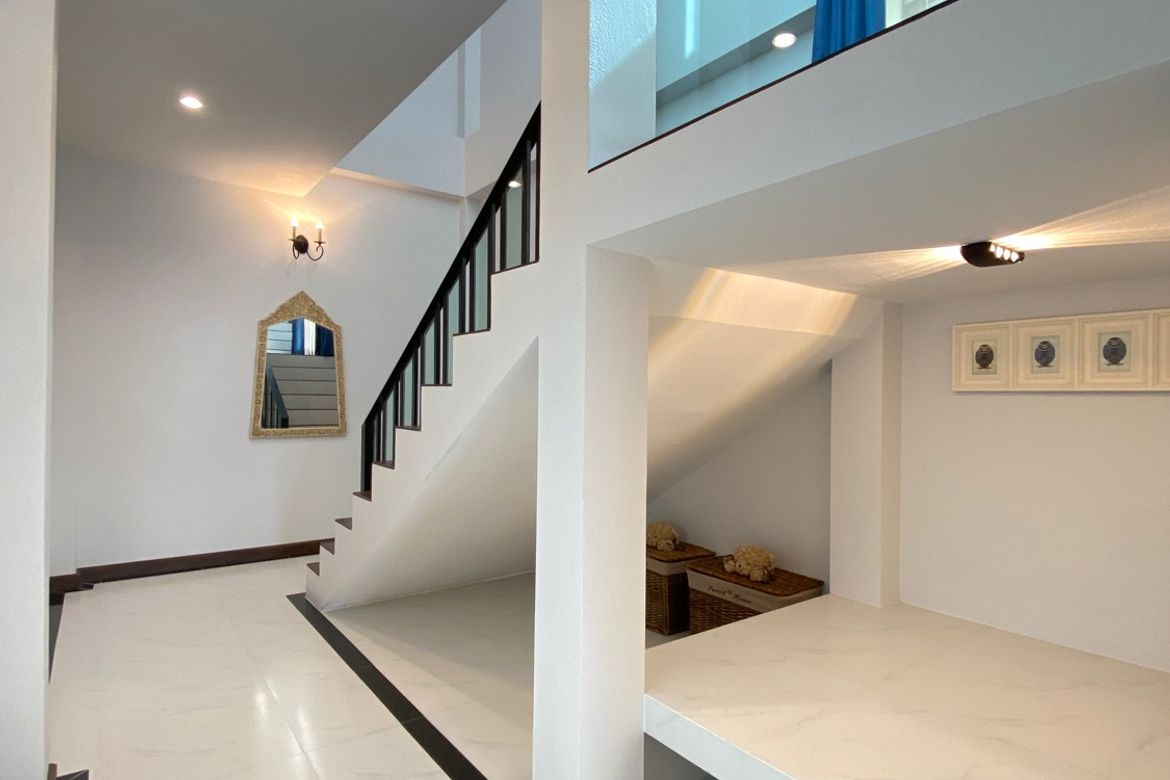 Brand new 6 bed house with pool for sale in Hang Dong