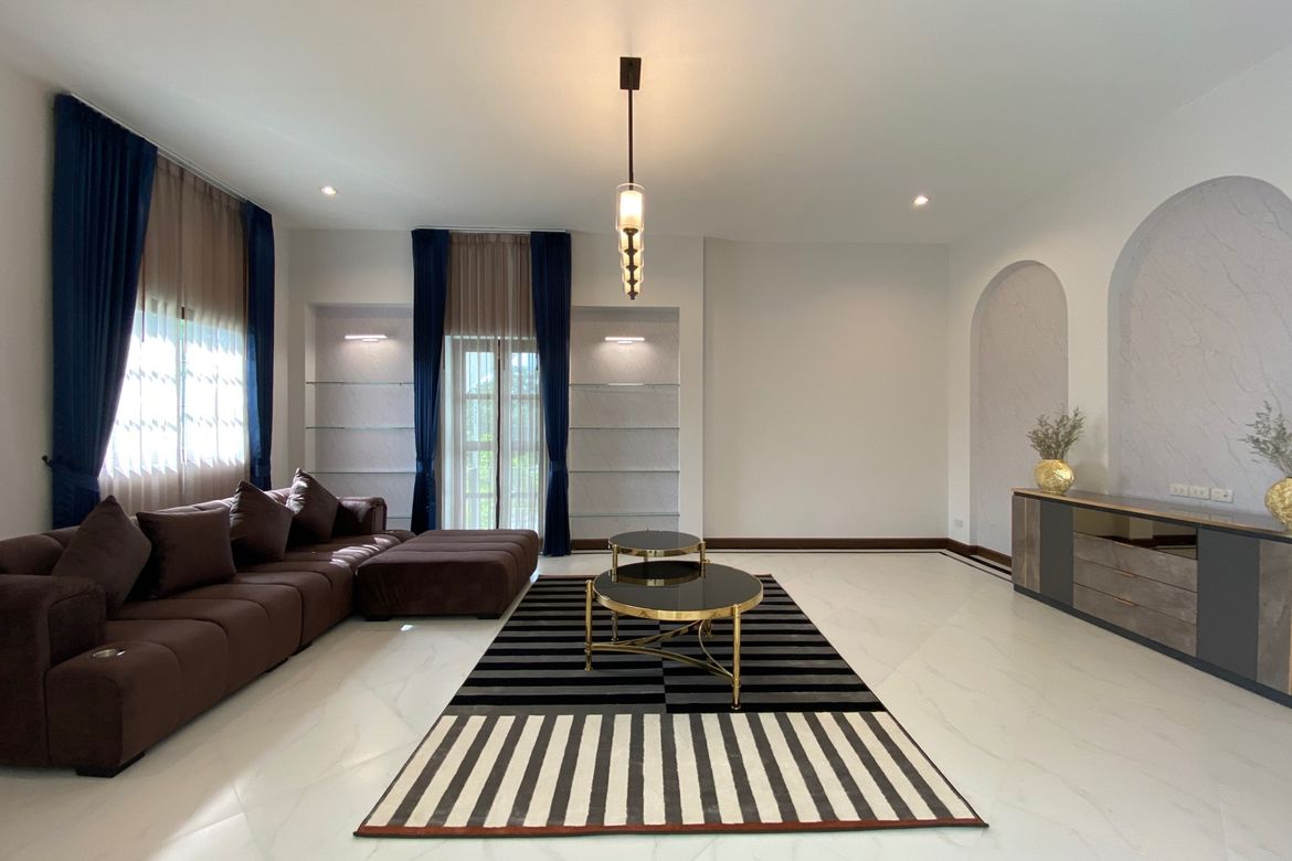 Brand new 6 bed house with pool for sale in Hang Dong