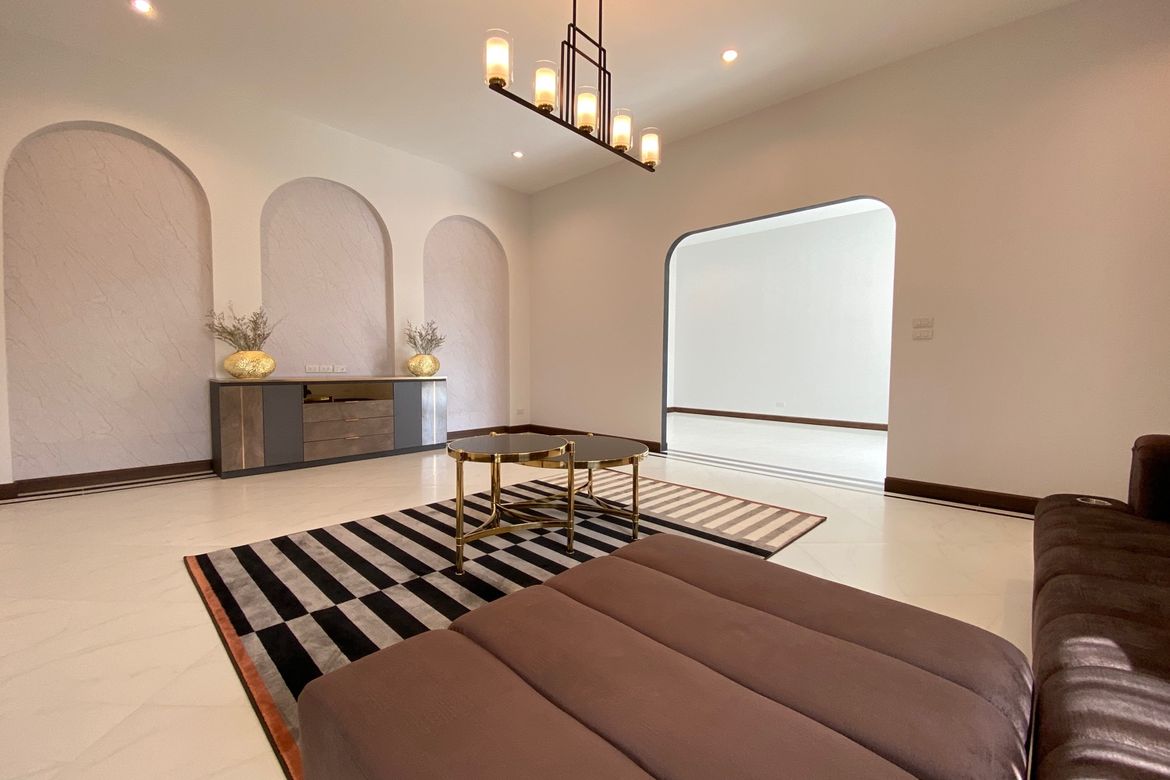 Brand new 6 bed house with pool for sale in Hang Dong
