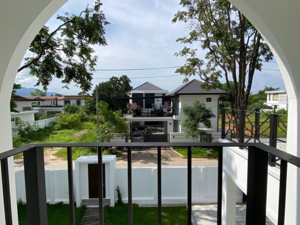 Brand new 6 bed house with pool for sale in Hang Dong