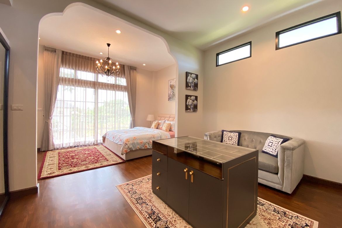 Brand new 6 bed house with pool for sale in Hang Dong