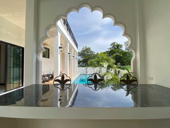 Brand new 6 bed house with pool for sale in Hang Dong