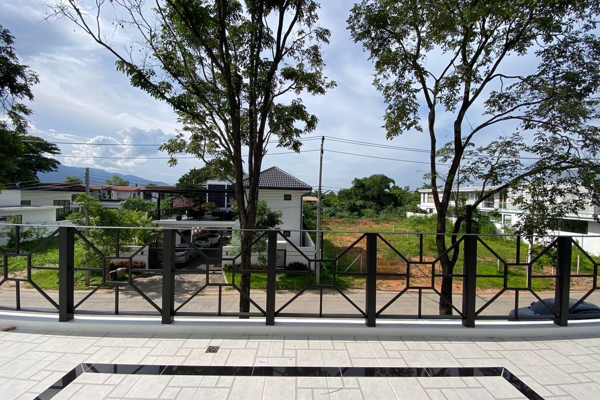 Brand new 6 bed house with pool for sale in Hang Dong