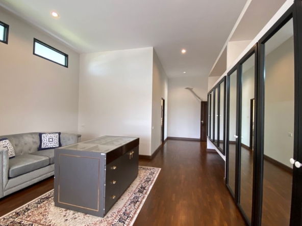 Brand new 6 bed house with pool for sale in Hang Dong