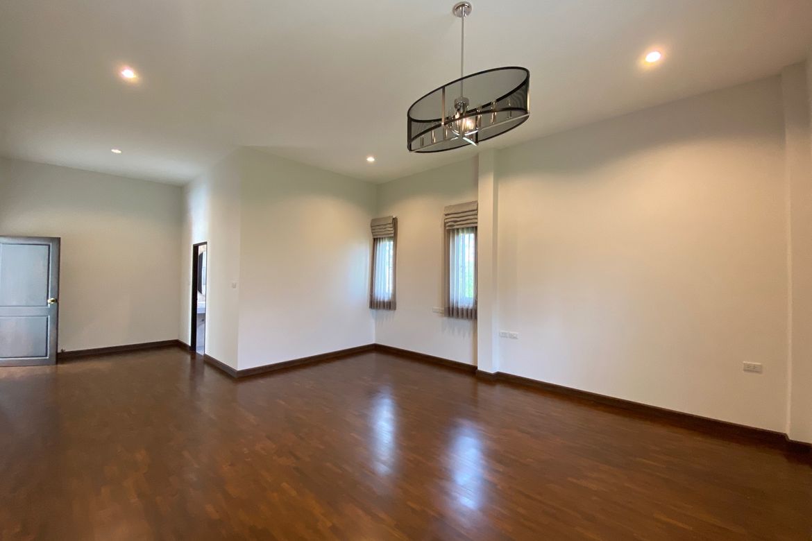 Brand new 6 bed house with pool for sale in Hang Dong