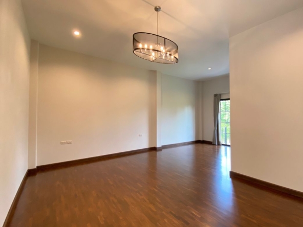 Brand new 6 bed house with pool for sale in Hang Dong