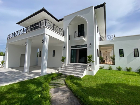 Brand new 6 bed house with pool for sale in Hang Dong