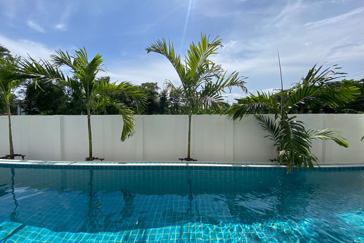 Brand new 6 bed house with pool for sale in Hang Dong
