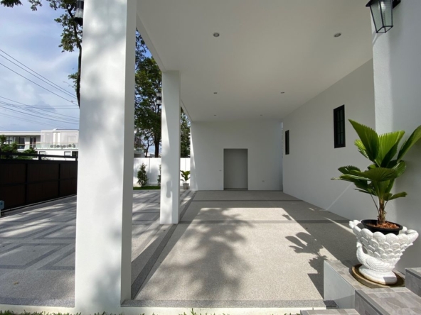 Brand new 6 bed house with pool for sale in Hang Dong