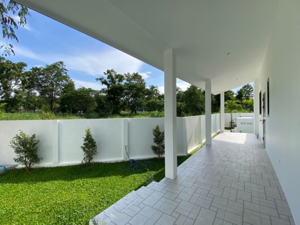 Brand new 6 bed house with pool for sale in Hang Dong