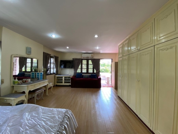 4 Bedroom House for sale-P-PHS1131