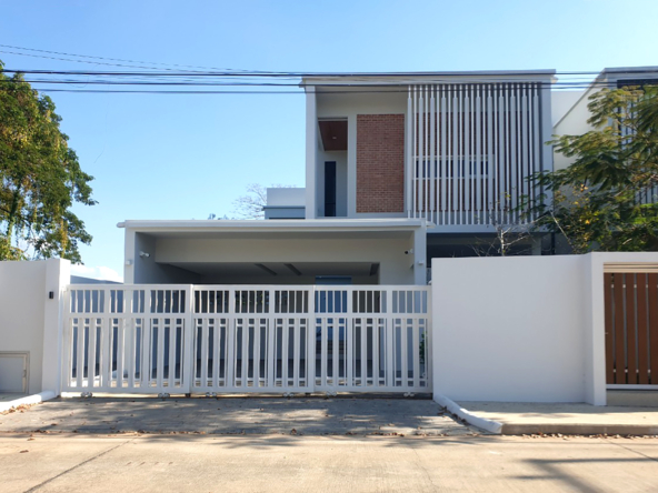 Chiang Mai Family House with Pool for Sale-CMP-410