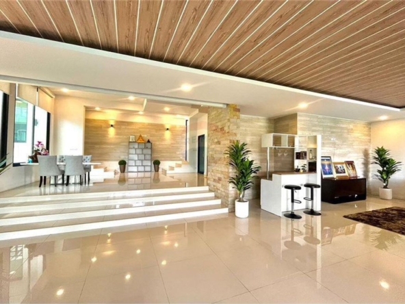 Modern style 4 bedroom house with pool for sale in San Kamphaeng