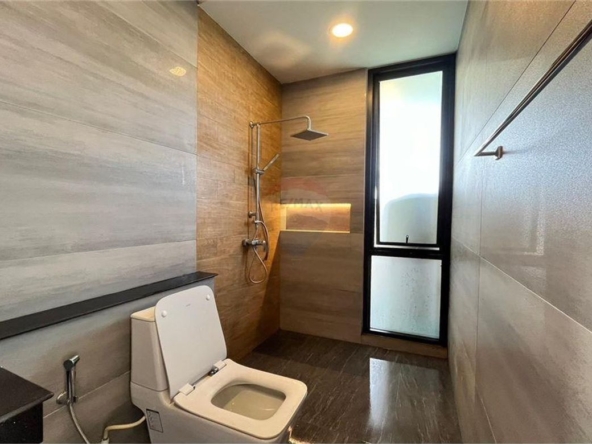 Modern style 4 bedroom house with pool for sale in San Kamphaeng