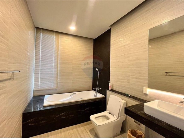 Modern style 4 bedroom house with pool for sale in San Kamphaeng